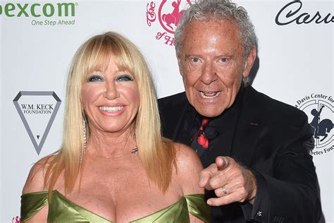 suzanne somers naked|Suzanne Somers, 74, poses completely NUDE in shocking new。